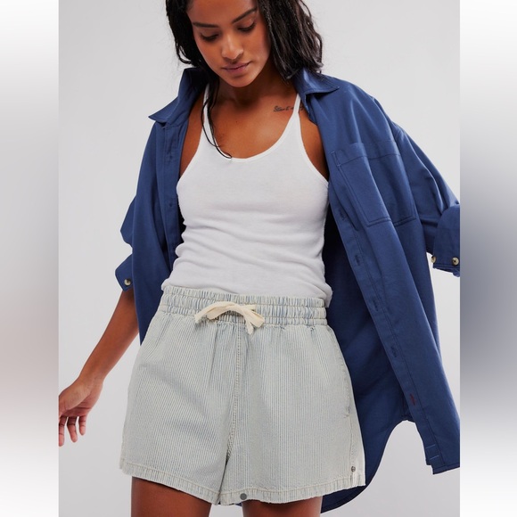 Oneteaspoon Pants - OneTeaspoon Denim Striped Boxer Shorts, size Small